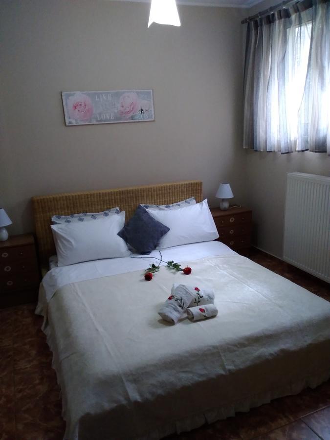Rea'S Guest House Artemida  Dış mekan fotoğraf