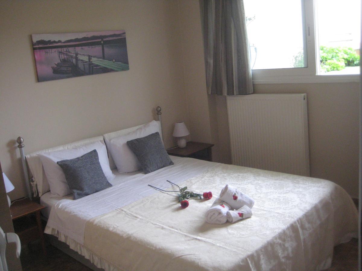 Rea'S Guest House Artemida  Dış mekan fotoğraf