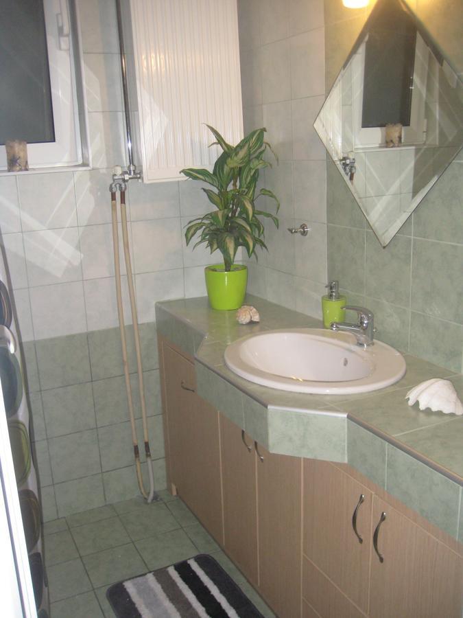 Rea'S Guest House Artemida  Dış mekan fotoğraf