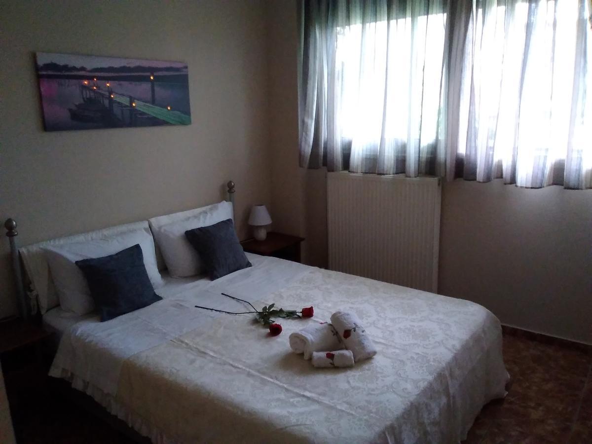 Rea'S Guest House Artemida  Dış mekan fotoğraf