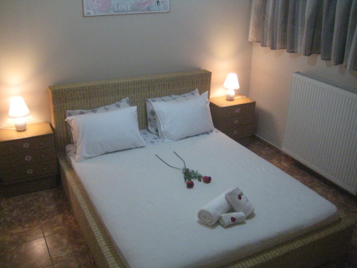 Rea'S Guest House Artemida  Dış mekan fotoğraf