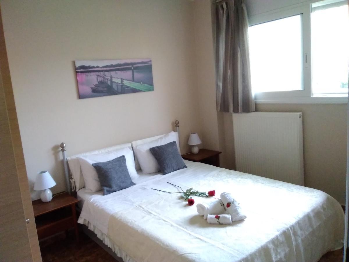 Rea'S Guest House Artemida  Dış mekan fotoğraf